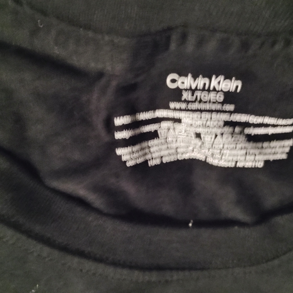Calvin Klein shirt - Picture 2 of 3